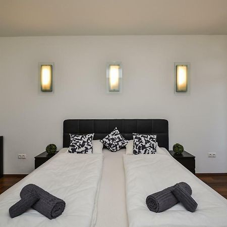 Castle Apartment With Panoramic Balcony 布达佩斯 外观 照片