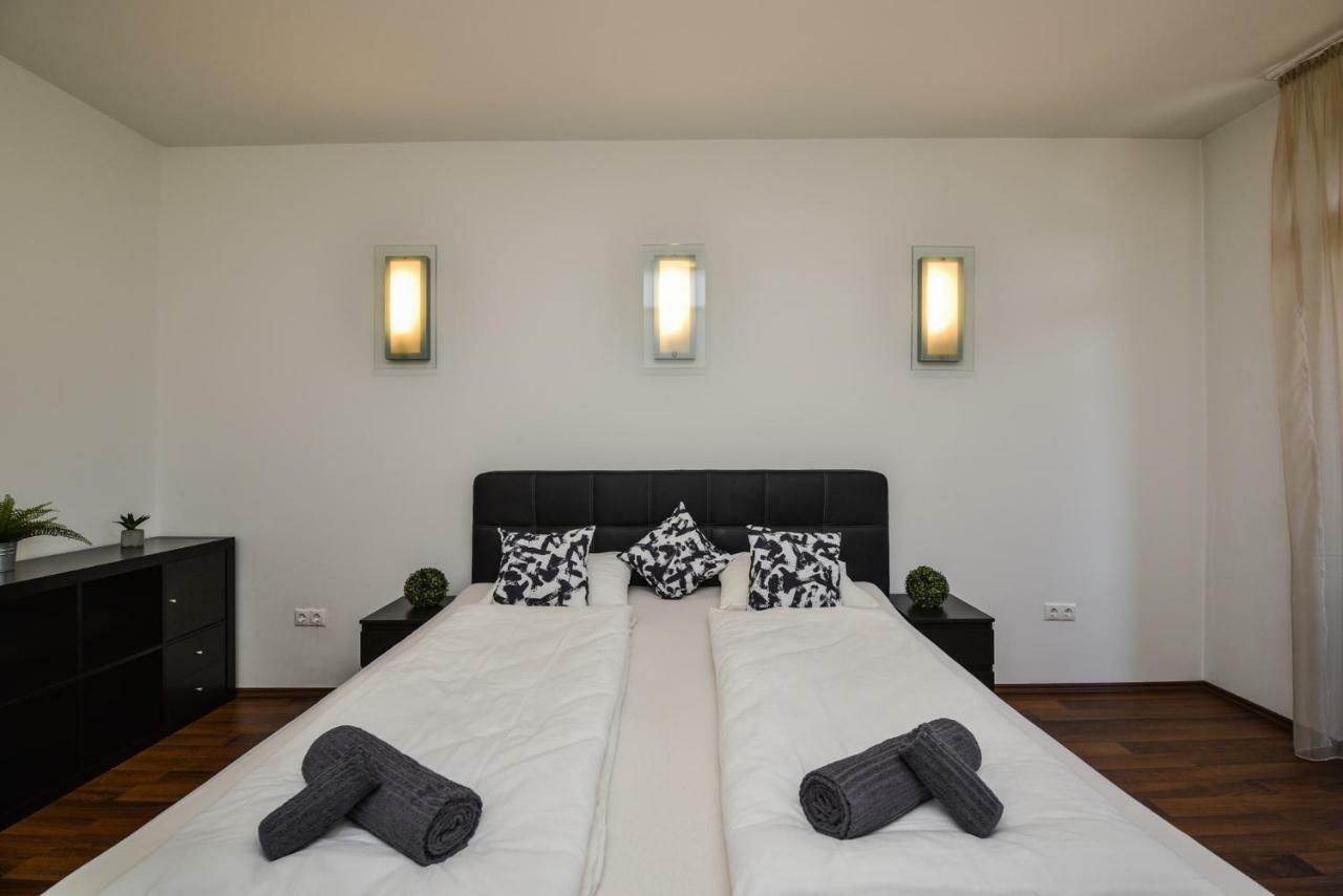 Castle Apartment With Panoramic Balcony 布达佩斯 外观 照片