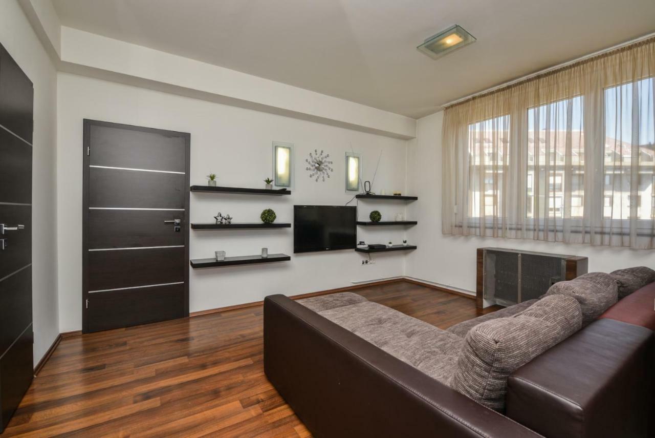 Castle Apartment With Panoramic Balcony 布达佩斯 外观 照片