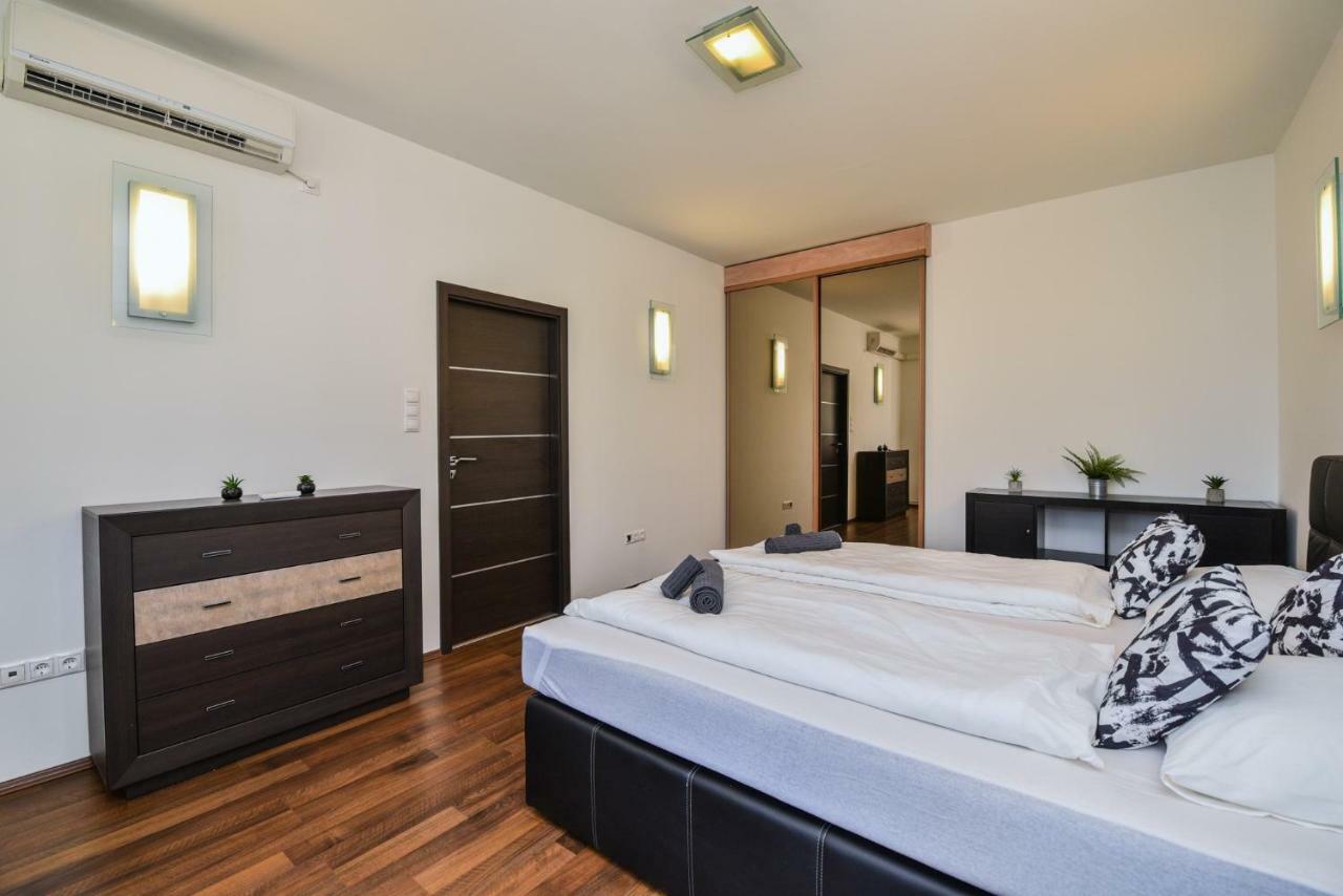 Castle Apartment With Panoramic Balcony 布达佩斯 外观 照片